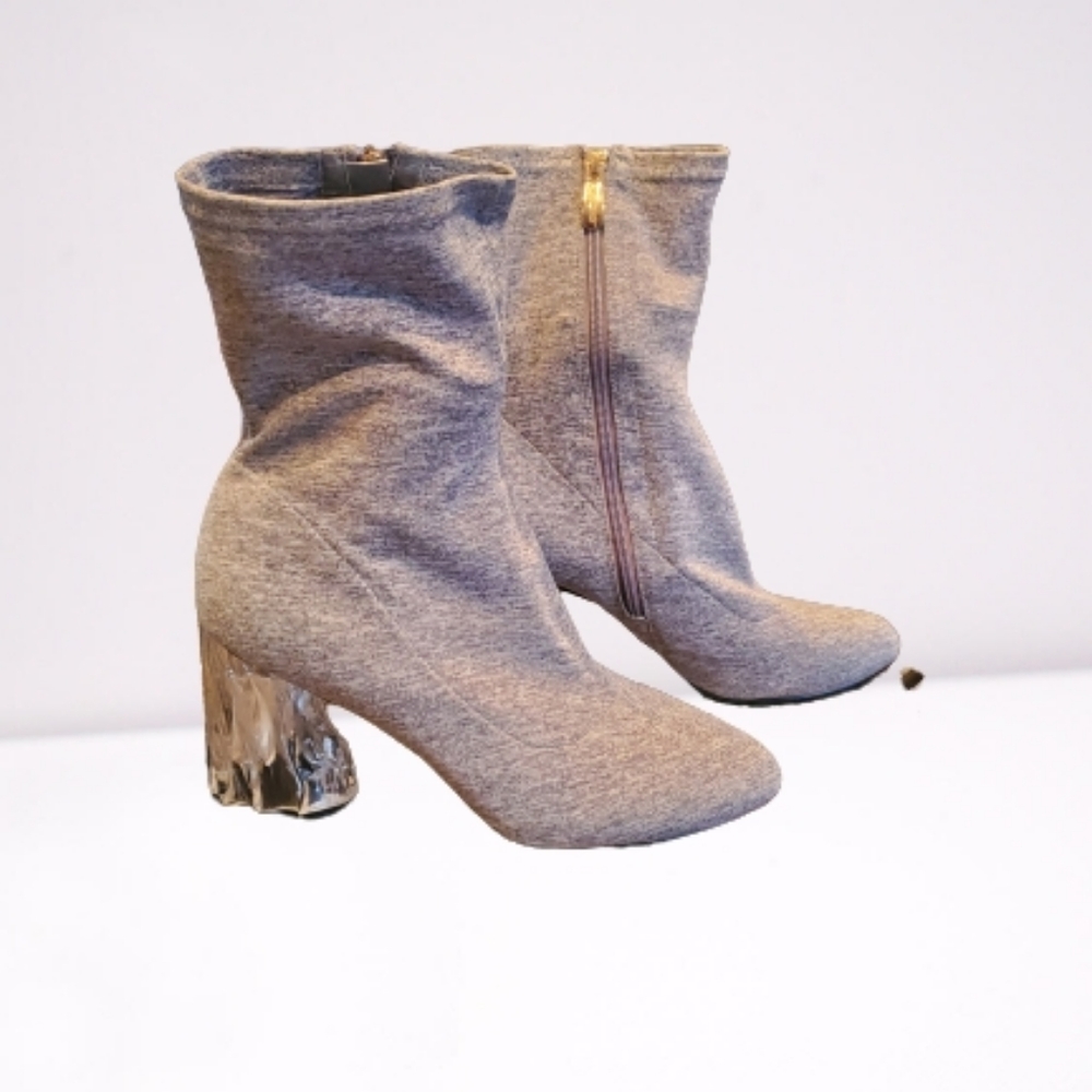 Gray Cape Robbin Chunky Heel Boots